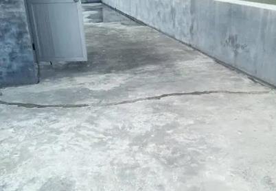 化德楼顶漏水维修公司分享下如何解决卫生间隐蔽部位漏水的问题?